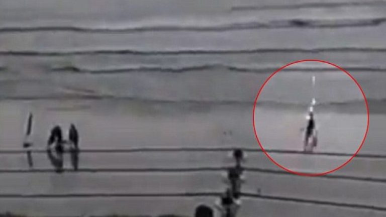 Momenti rrëqethës kur rrufeja godet për vdekje një 25-vjeçare (Foto/Video, +18)