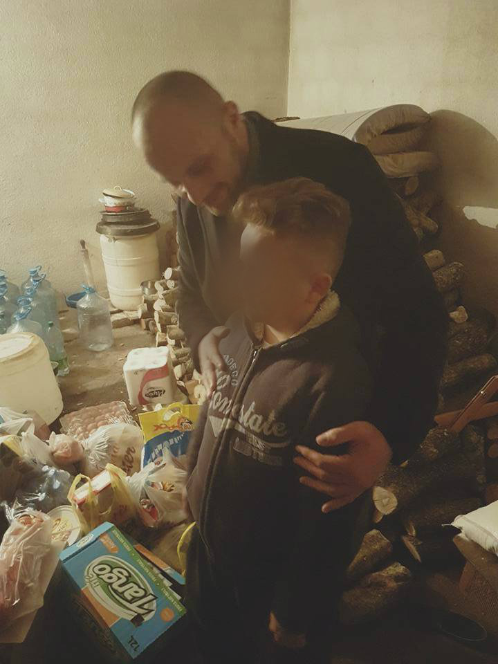 Pacolli ndihmon një familje nga Gjilani (FOTO)