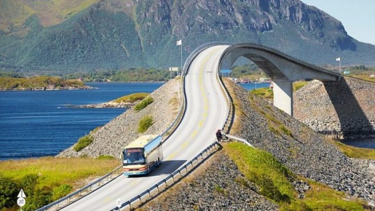 Këto janë rrugët më të çuditshme në botë (Foto)
