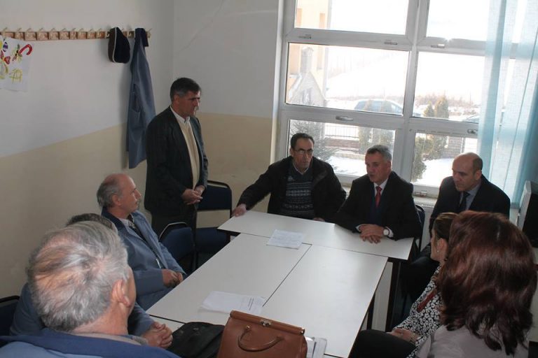 Ahmeti në Shalë, “këtë vit ndër prioritet e veçanta është përmirësimi i gjendjes nëpër shkollat e Komunës”