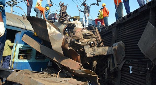 Ja si u aksidentua treni që vrau 36 persona dhe lëndoi 50 të tjerë (Foto)