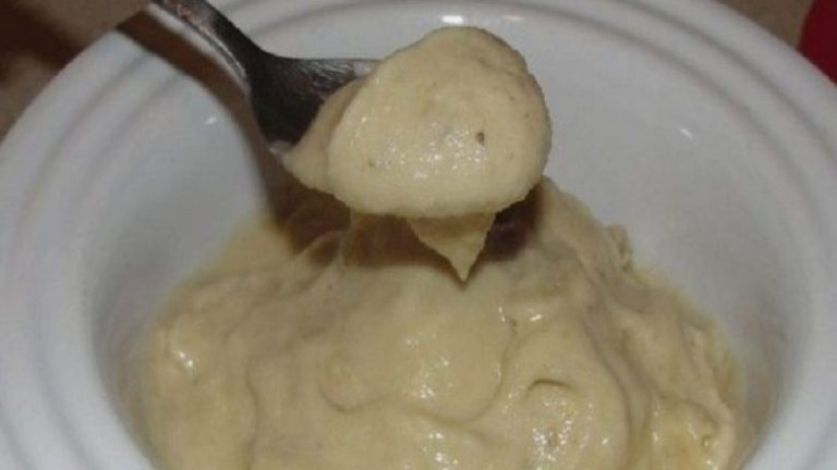 Përzieni bananet me mjaltë dhe ujë: KOLLI dhe BRONKITI do të ZHDUKEN!