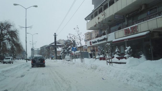 Ja në çfarë gjendje janë rrugët e Lipjanit (Foto/Video)