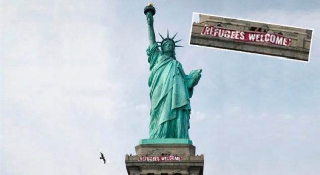 Në Statujën e Lirisë vendoset pankarta “Refugjatë jeni të mirëseardhur”