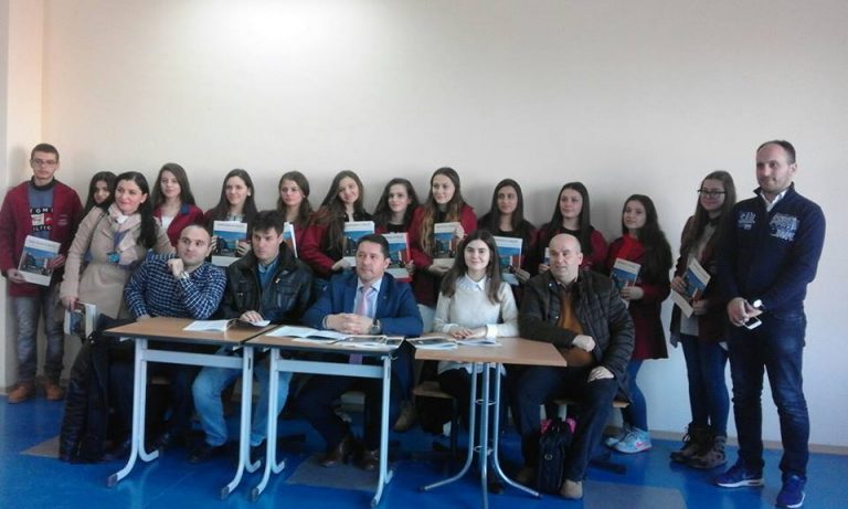 Nxënësit e Gjimnazit “Ulpiana” promovuan revisten “Simfonia e Fjalës”