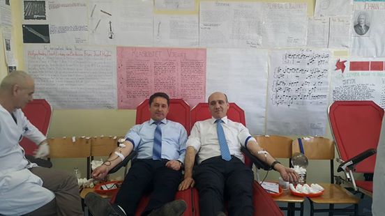 Në Gjimnazin “Ulpiana” dhuruan gjak mbi 88 nxënës (FOTO)