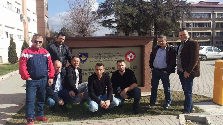 Lipjanasit dhurohet gjak në shenj solidarizimi për komandantin Ramush Haredinaj