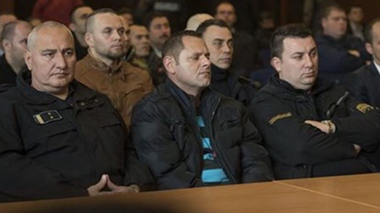 Maltretohet ”Grupi i Kumanovës”, policisë i pengoi flamuri i Amerikës dhe librat e Nënës Terezë