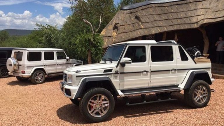 Rrjedhin pamjet që e shfaqin Mercedes-Maybah G650 Landaulet (Video)