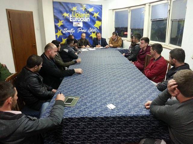 Rinia e PDK-së fillon kampanjën “Një shancë për rininë” (FOTO)