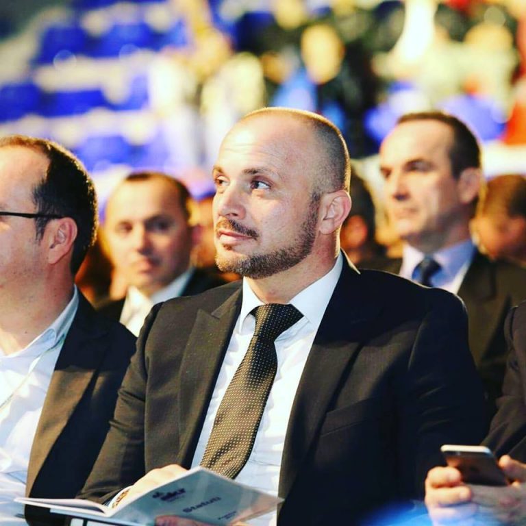 Pacolli nga Suedia: Ju bëj thirrje të gjithë qytetareve të kërkojnë përgjegjësi nga përfaqësuesit e tyre