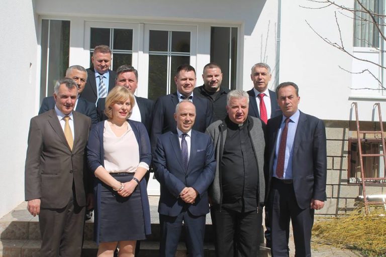 Komuna: Kryetari Ahmeti i përkushtuar të mbështet të gjithë qytetarët e Kounës së Lipjanit pa dallim etnie
