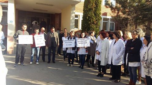 Nis greva e punëtorëve shëndetësorë në QKMF-Lipjan  (FOTO)