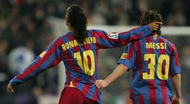 Ronaldinho: Duhet ta mësoj më shumë Messin