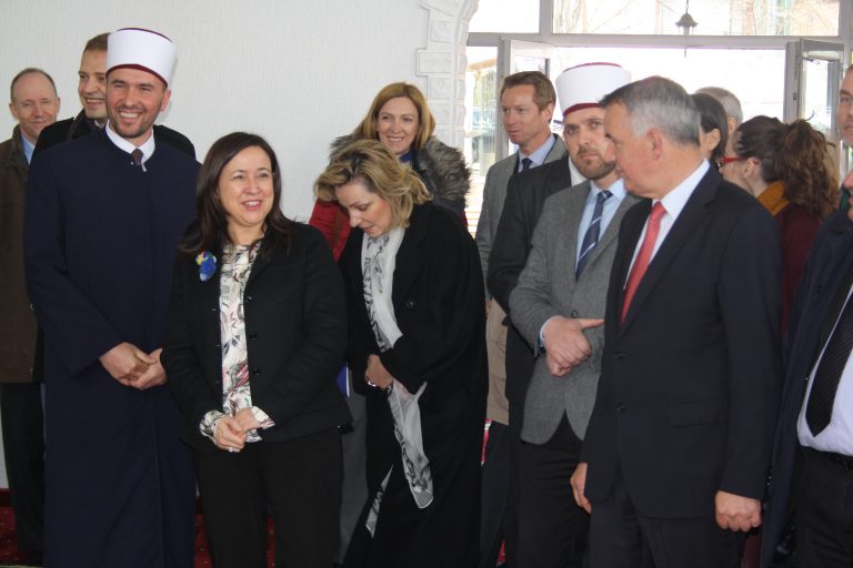 Genoveva Ruiz Calavera në Lipjan, vizitoi bibliotekën e qytetit, xhaminë Mulla Sherif Ahmeti, dhe kishën St. Flora dhe Laura