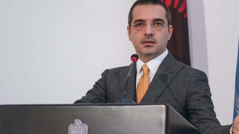 Saimir Tahiri reagon pas dënimit me burg: Ju dua shumë të gjithëve! Është thjesht padrejtësi