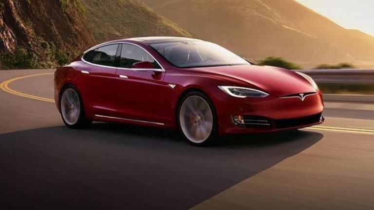 Tesla kushton më lirë të sigurohet sepse rastet e ndeshjeve janë më të rralla (Foto)