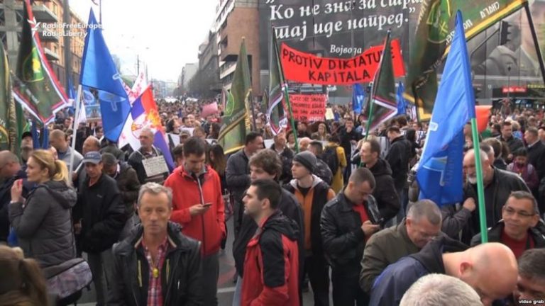 Beograd: Mijëra vetë protestuan kundër Vuçiqit
