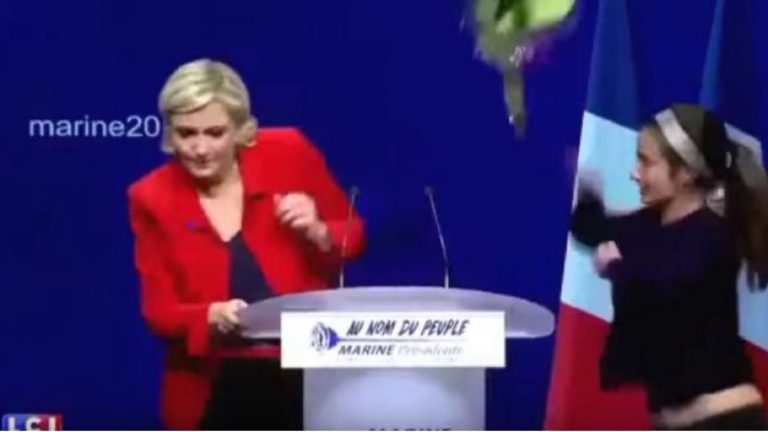 Sulm simbolik ndaj ekstremistes franceze Le Pen (Video)