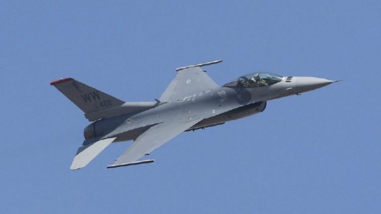 Rrëzohet aeroplani luftarak F-16 në Washington!