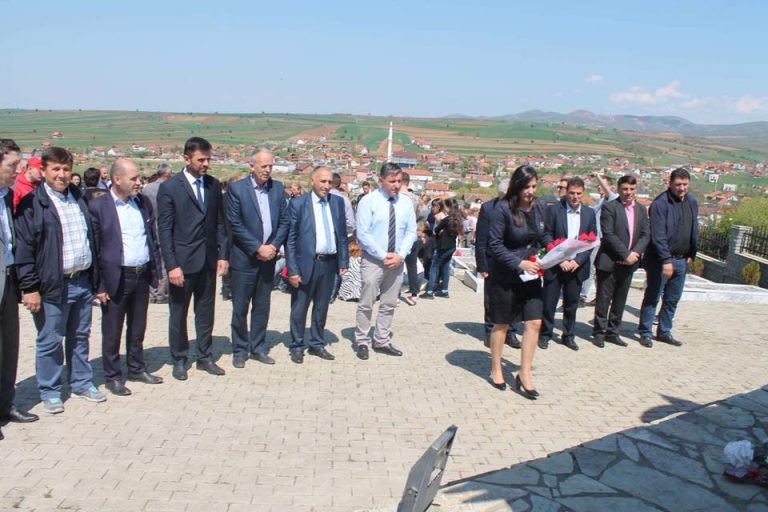 Homazhe në Sllovi, Akllap dhe Tërbovc