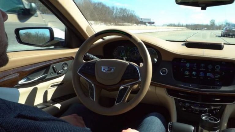 Cadillac do të prezantojë sistemin e vozitjes pa duar (Foto)