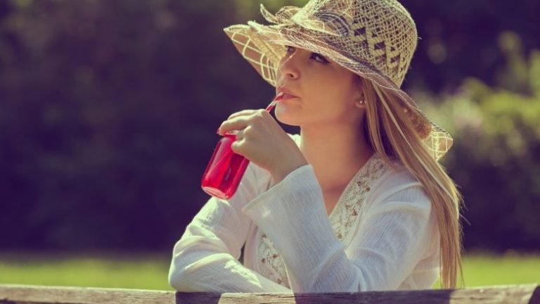 Uji me limon është një e kaluar: Ky lëng përshpejton drastikisht metabolizmin dhe pastron trupin!