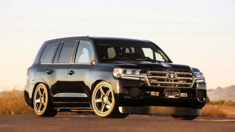 Toyota Land Speed Cruiser thyen rekord duke lëvizur me shpejtësi maksimale prej 370 kilometra në orë (Foto/Video)