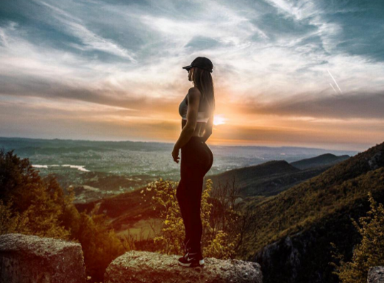 Me këto pamje Linda do të inspiroj çdo vajzë për trupin e saj (Foto)