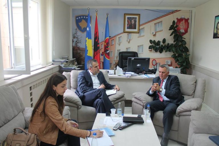 Kryetari Ahmeti pret World Visionin në Lipjan, ja pse?