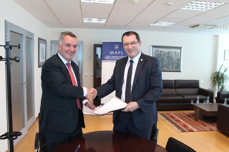 40,000.00 euro për ndërtimin e trotuarit dhe ndriçimit publik në fshatin Bujari