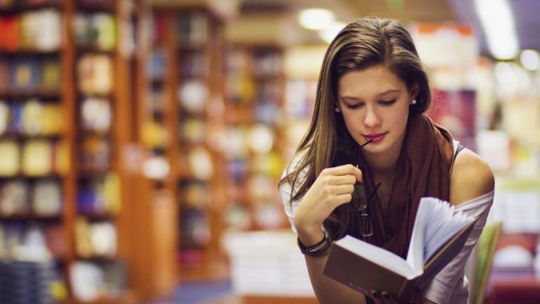 Tre librat të cilët do t’jua zgjerojnë njohuritë më shumë se çdo gjë tjetër
