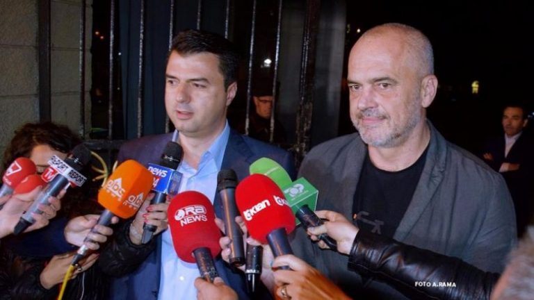 Rama e Basha, shtrëngojnë duart (Foto-Video)