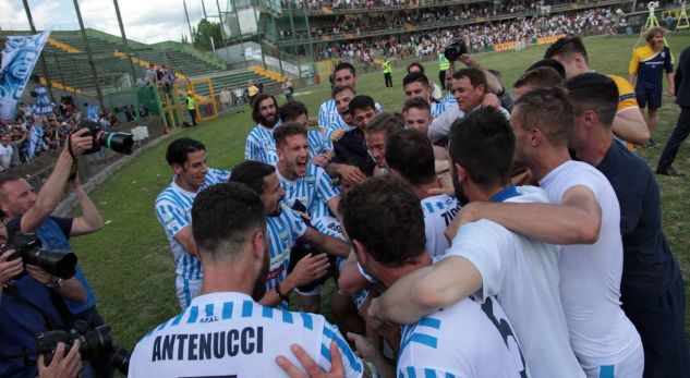 Rikthehet në Serie A pas 49 vitesh (Foto/Video)