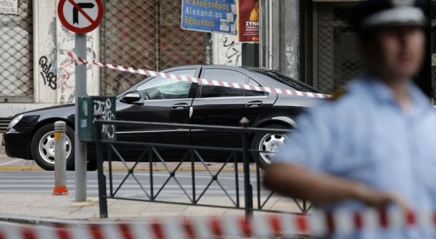 Shpërthimi në Athinë: Ish-kryeministri grek u lëndua pothuajse në gjithë trupin