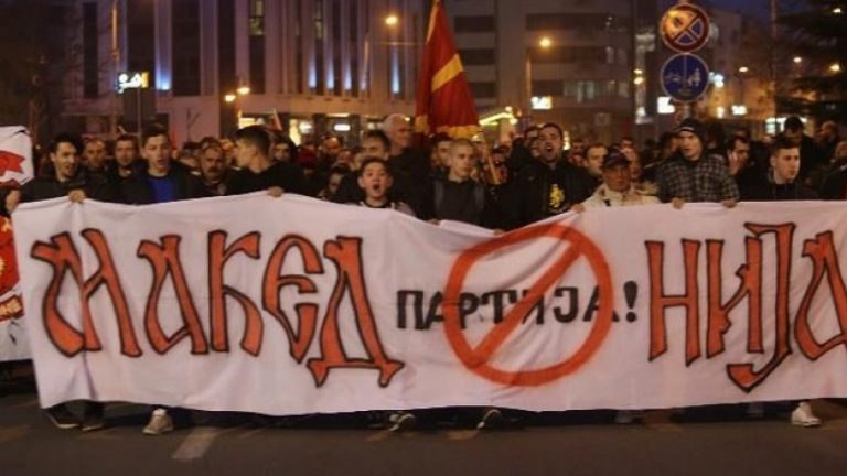 ‘Kush e mbështet Talat Xhaferin, Maqedoninë e llogaritë lojë’