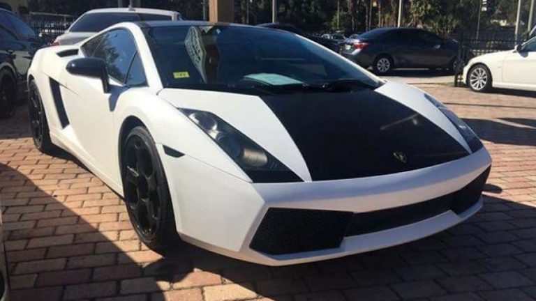 Porositi Lamborghini përmes interneti, i erdhi me shumë defekte (Video)