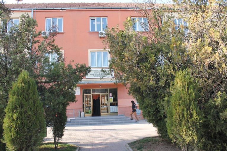 Komuna e Lipjanit bënë thirrje për prindër, kujdestarë, mësimdhënës t’i mbroni fëmijët nga qasja në lojën ” Balena Blu”