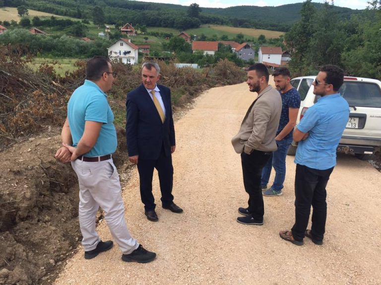 Kryetari Ahmeti viziton disa nga projektekt që janë drejt finalizimit