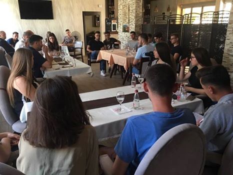 Në Lipjan diskutohen kushtet dhe cilësia në arsim (FOTO)