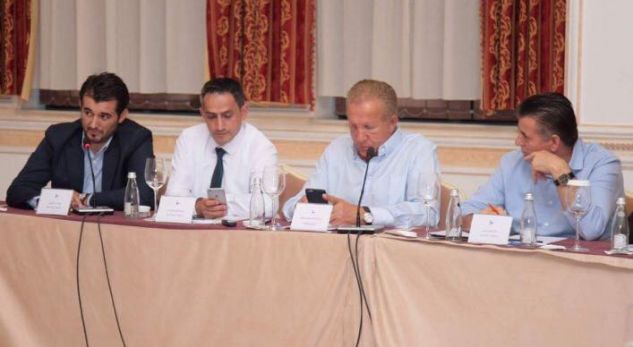 Behgjet Pacolli falënderon Sabit Pacollin për kontributin e dhënë për AKR në degën e Lipjanit