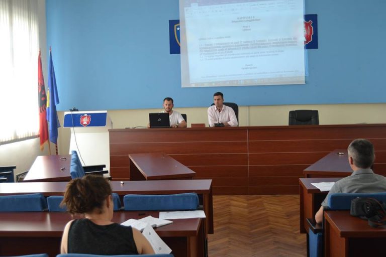 Në Lipjan diskutohet për transparencë në Komunë