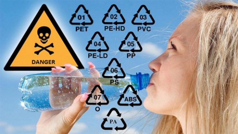 Lexoni shenjat në SHISHET PLASTIKE! Në të kundërtën, mund të HELMOHENI apo të sëmureni nga KANCERI!