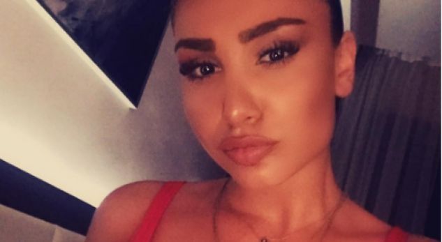 Adea Pula “dehet” në klubet e natës, aq seksi duket sa ka çmendur të gjithë (Foto)