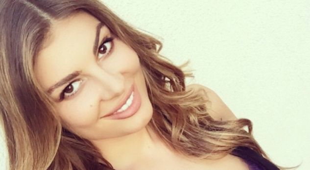 Angela Martini “çmend” rrjetin, provokon me linjat e saj seksi (FOTO)