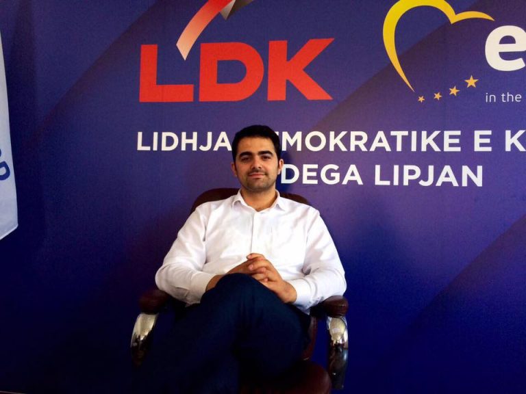 Diamant Bytyqi bartës liste nga LDK-ja dega Lipjan