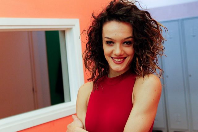 Balerina ‘tërbohet’ mbas ndamjes, publikon krejt fotot cullak (+18)