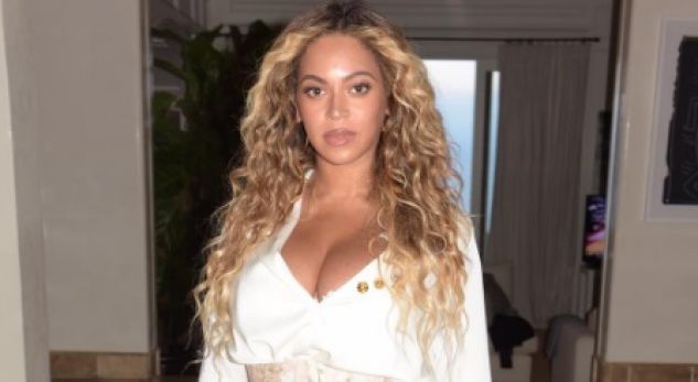 Beyonce shfaqet dy muaj pas lindjes (FOTO)