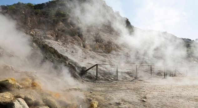 Shkencëtarët thonë se po vjen shpërthimi shkatërrimtar i supervullkanit italian