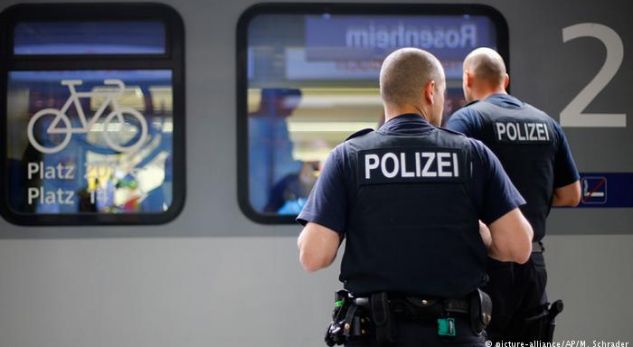 Emigrantët po i përdorin trenat e mallrave për të shkuar në Gjermani